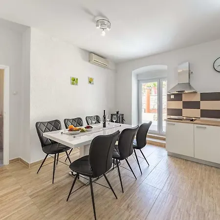 Apartman Francesca Apartment